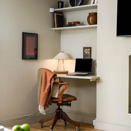 Stylish Garden Flat In Redland-parking For 5 Pounds Per Day-by Fabaccommodation Bristol