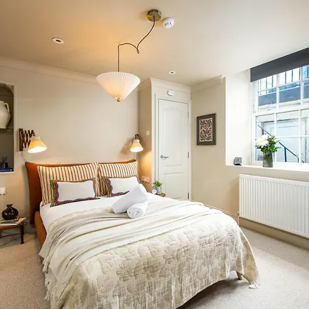 Stylish Garden Flat In Redland-parking For 5 Pounds Per Day-by Fabaccommodation Bristol